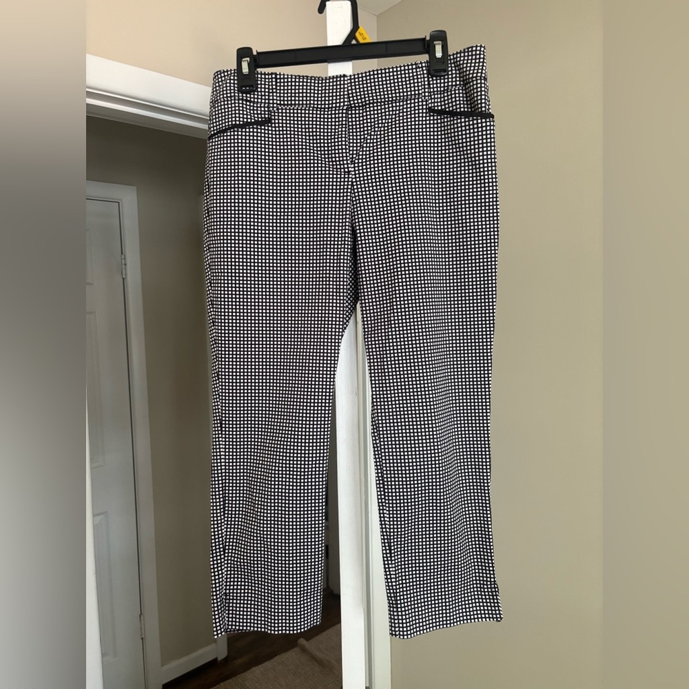 New York & company Monochrome Geometric capri Trousers